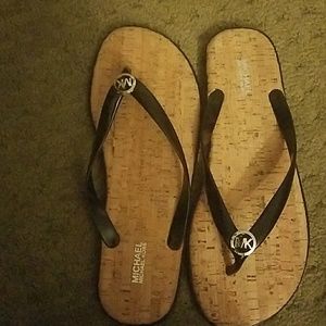 Flat sandals